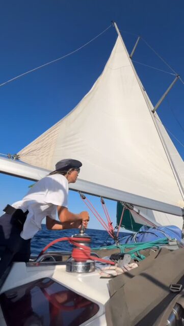 Aquest és un petit resum de la primera expedició d'esnòrquel en veler a Formentera.  Em falten les paraules per descriure el que vam viure.  Però sé que no hauria pogut escollir una millor tripulació per aquesta primera vegada.  Aquest projecte em porta unes dones increïbles que són pura inspiració, i la meva sort és exactament aquesta, poder passar deu dies envoltada de la seva energia i manera de veure el món. Un regal amb el que no comptava.  Quin privilegi.  L'any que ve, més 🔥